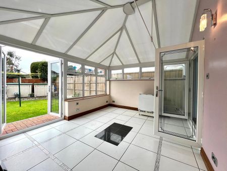 3 bedroom link detached house to rent - Photo 2