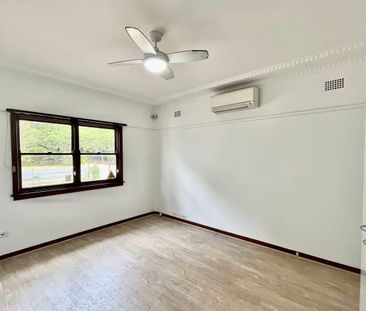 Very good location! 2 to 3 mins walk to station! - Photo 3
