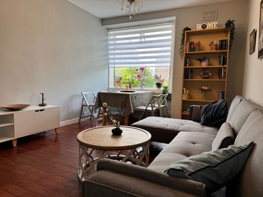 2 Bed Flat, Crewe Crescent, EH5 - Photo 1