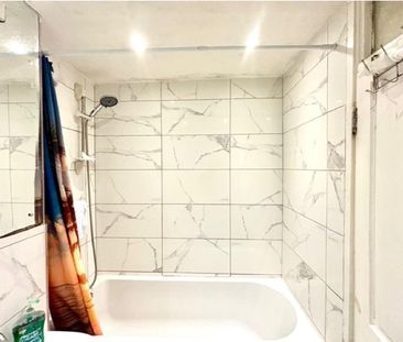 Room in a Shared Flat, Priory Court, SE15 - Photo 1
