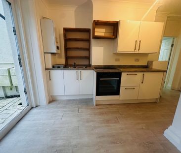 Boscombe Spa Road, Bournemouth - Photo 6