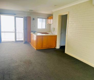 Convenient South Perth location available from 14th September - Photo 2
