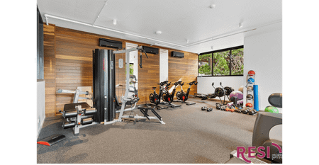 $850 | TWO BEDROOM APARTMENT WITH 2 COURTYARDS - Photo 5