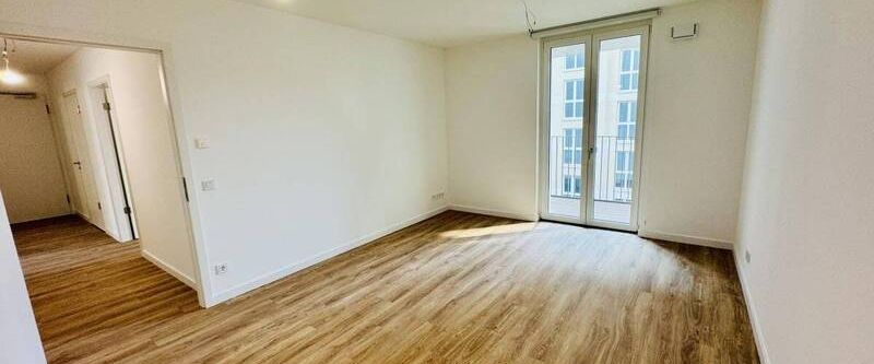 Geräumige Wohnung nahe Barbarossaplatz! *2x Balkone / EBK / Aufzug* - Foto 1