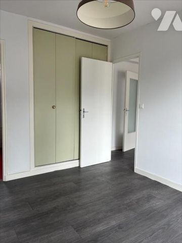 APPARTEMENT - LAVAL - Photo 2