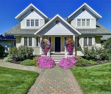 Bright Top Floor 1 Bedroom Suite near Hospital with Parking - Photo 1