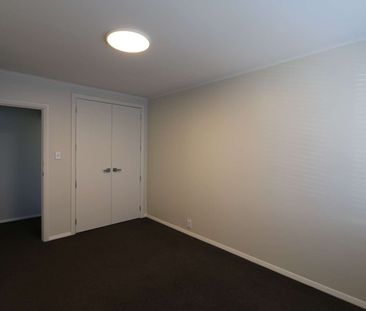 Very tidy two bedroom unit - Photo 2