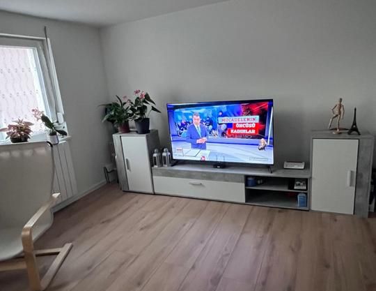 Wohnung-2-Zimmer-EG mit gehobener Ausstattung und Sep. Eingang - Photo 1