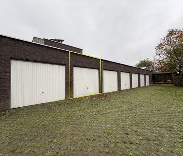 TE HUUR: Centraal gelegen woning met terras en tuin. - Photo 1