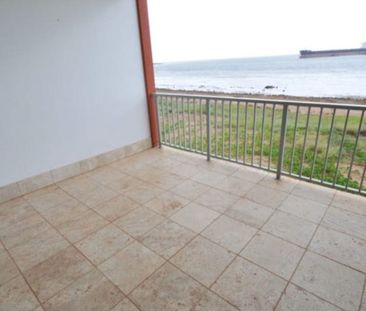 TOP FLOOR 1x1 - Ocean View + Fully Furnished Unit! - Photo 3