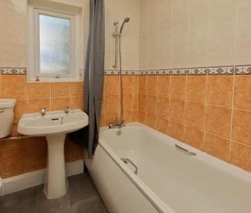 46 Silverstream Crescent, Bangor, BT20 3NE - Photo 5