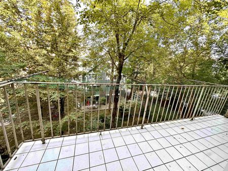 PROVISIONSFREI – Wunderschöne XXL-Altbauwohnung mit Balkon ideal für WG´s und Familien neben KF-Universität im Grazer Bezirk Geidorf - Foto 3