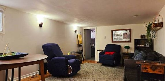 Basement apartment fully furnished - Photo 2