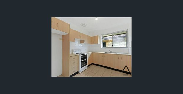 Conveniently Located, Sun-Filled Two Bedroom Apartment With Sensational Leafy And District Views, Only Moments To Shops, Cafes And Transport - Photo 1