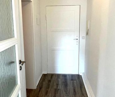 * SINGLEWOHNUNG * frisch RENOVIERT * NUR FÜR 1 PERSON * nahe Kranke... - Photo 2