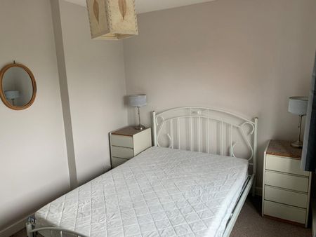 1 bedroom Flat To Let - Photo 4