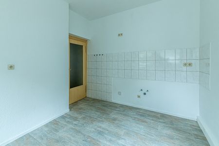 Ihr neues Zuhause in Dölzschen an der Tharandter Straße. Frisch renoviert und mit Vollbad. - Photo 4