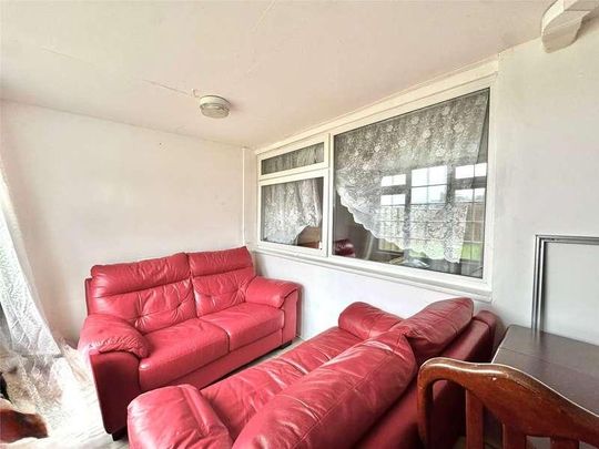 Barrie Road, Farnham, Surrey, Surrey, GU9 - Photo 1