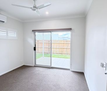 Modern Family Living in Prime Flagstone Location – Near New Home! - Photo 6