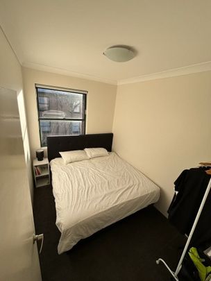 Chippendale - Photo 1