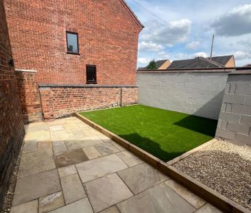 2 bedroom semi-detached house to rent - Photo 6