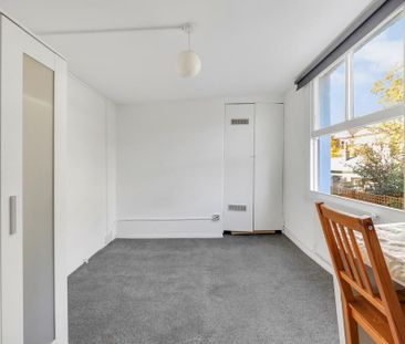 4 bedroom terraced house to rent - Photo 3