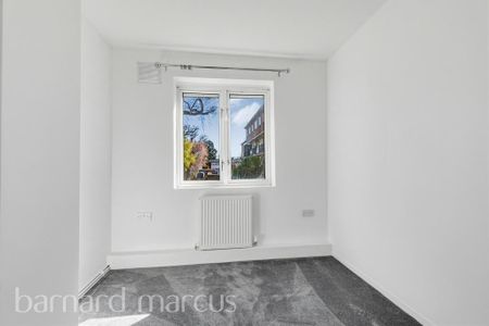 3 bedroom flat to rent - Photo 3