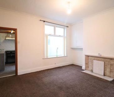 3 bedroom end of terrace house to rent - Photo 6