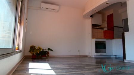 Location Appartement 2 pièces 32m² HYERES 83400 - Photo 2