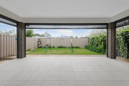 Modern, Low-maintenance 5-Bedroom Family Home for Rent! - Photo 5
