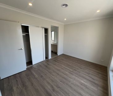 Brand New Classic 3Br Home in Tarneit! - Photo 2