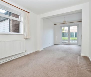 4 bedroom detached house to rent - Photo 1