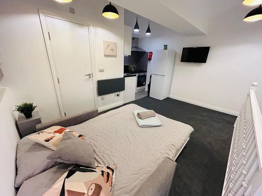 Studio to rent - Photo 1