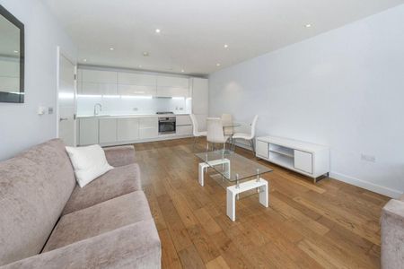 2 bedroom flat in 43 Heneage Street - Photo 3