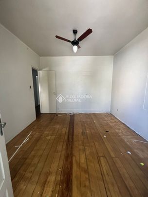 Casa com 3 quartos e 230m² para alugar em Auxiliadora, Porto Alegre. - Foto 1