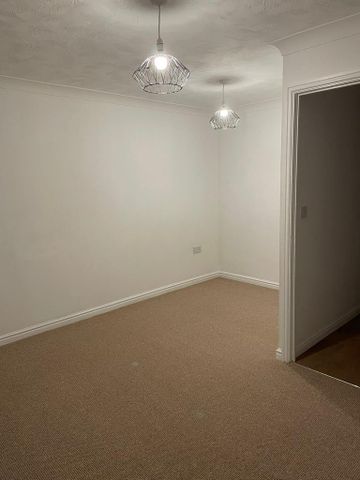 2 bedroom semi-detached house to rent - Photo 2