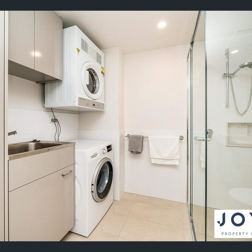 Stylish CBDEdge TwoBed - Photo 1