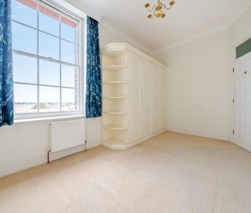 3 bedroom flat to rent - Photo 3