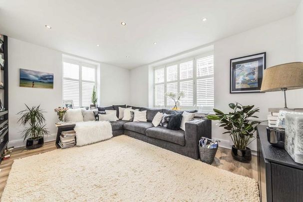 3 bedroom flat to rent - Photo 1