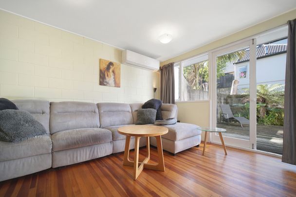 One Tree Hill 2 Bedroom Neat and Tidy - Photo 1