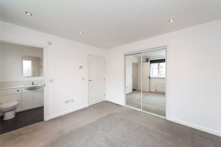 4 bedroom detached house to rent - Photo 5