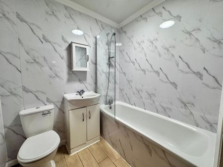 2 bed Apartment for Rent - Photo 5