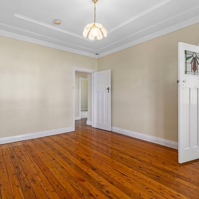 Full Brick Home & Granny Flat in Hurstville Public School Catchment - Photo 1