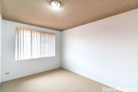 2 Bedroom Unit in a Central Location! - Photo 5