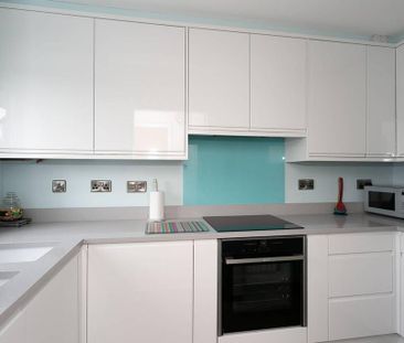 2 bedroom terraced house to rent - Photo 4