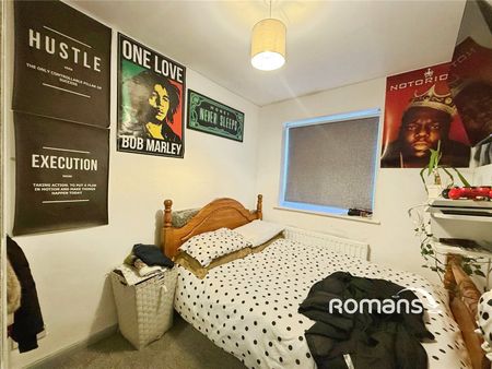 3 bedroom semi detached to rent - Photo 5