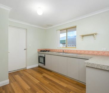 38 Sennet Lane, Warnbro, WA 6169 - Photo 5