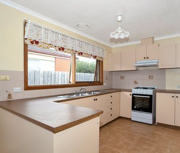Light, Space & Easy Living in Caulfield South - Photo 6