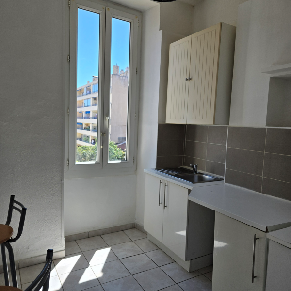 Location Appartement 1 pièce 34m² MARSEILLE 4ème - Photo 1