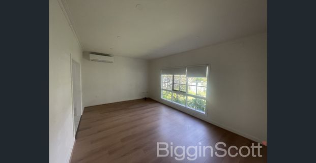 Peaceful Living by the Dandenong Ranges - Photo 1